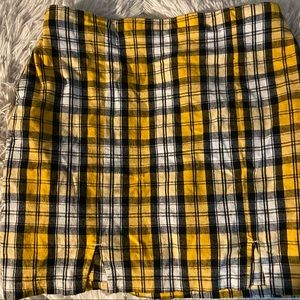 Ultra High-Rise Plaid skirt